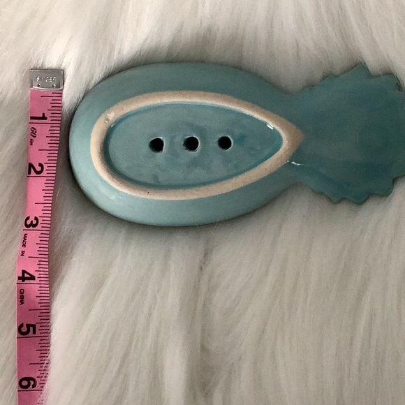 Hawaiian Pineapple Soap Dish - Picture 6 of 9